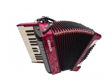 Hohner Akkordeon Bravo II 48 mit Tasche & Riemen 